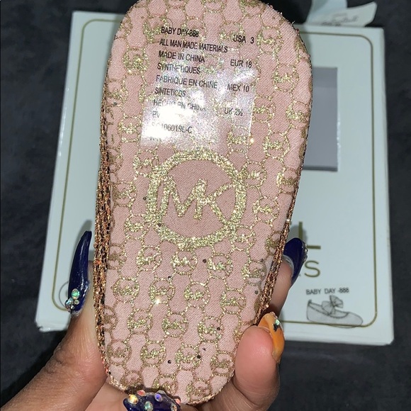 SOLD!!! Michael Kors size 3 Rose Gold baby shoes - Picture 2 of 3